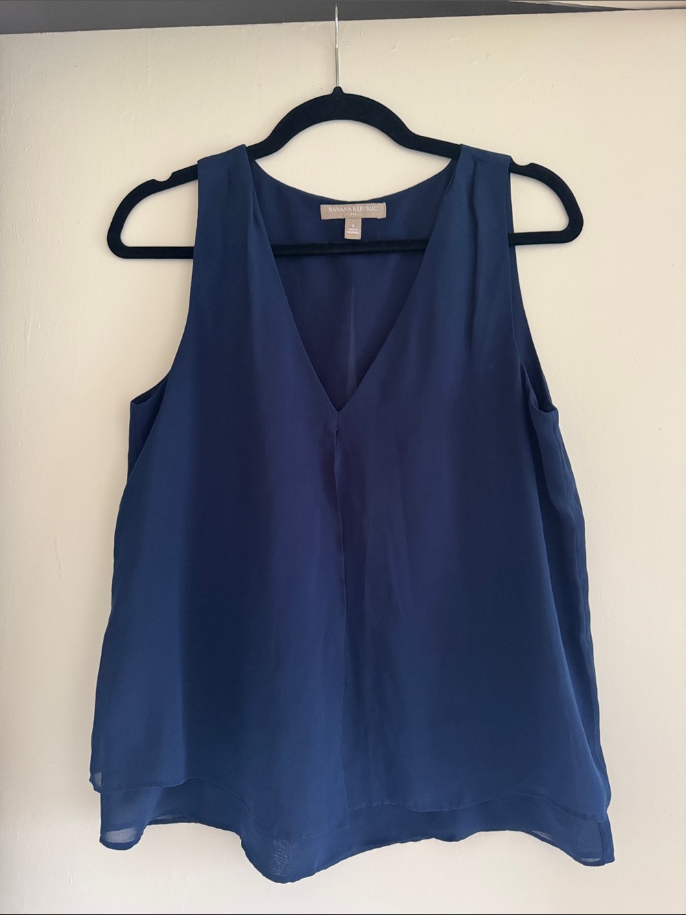 Banana Republic Deep Navy V-Neck Sleeveless Tank